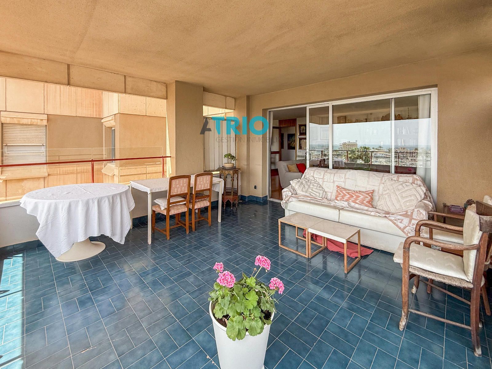 Terraza de Piso en venta en  Palma de Mallorca con Calefacción, Terraza y Piscina