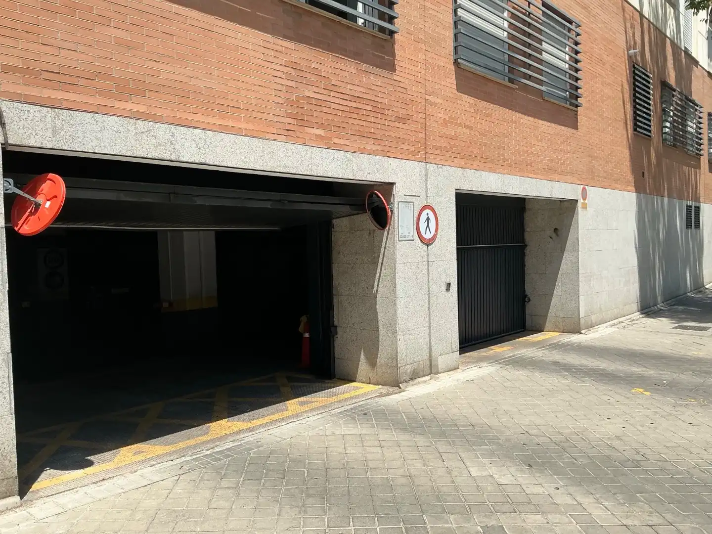 Parking of Garage for rent in Madrid  with Alarm