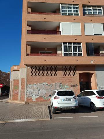 Local comercial en Alquiler en  Calle Antonio Lauret en Barrio de Peral - San Félix