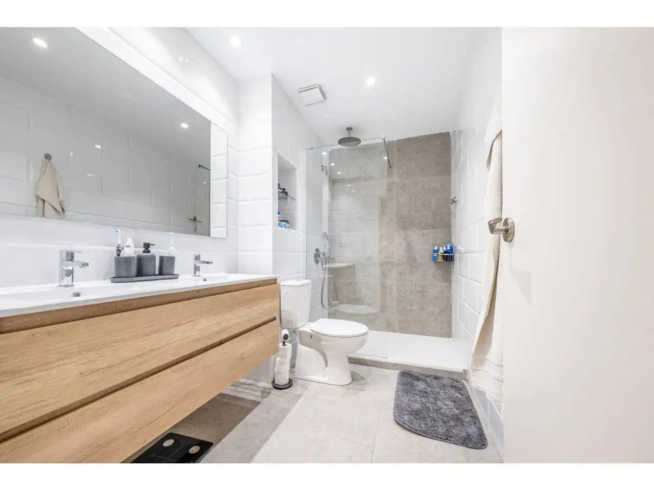 Piso con terraza en venta en Calle Atlàntida, imagen 8