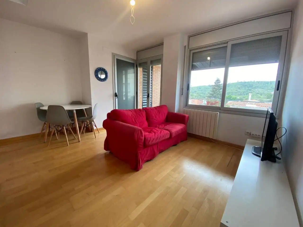 Sala de estar de Piso en venta en Sant Quintí de Mediona con Calefacción, Parquet y Terraza
