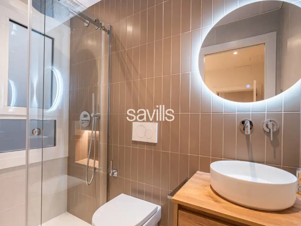 Bany de Apartament en venda en Barcelona amb Aire condicionat, Calefacció i Forn