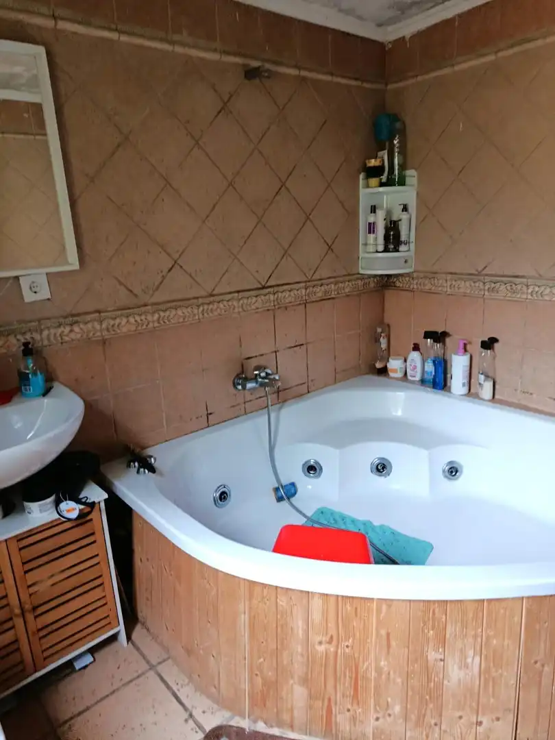 Badezimmer von Country house zum Verkauf in Langreo mit Privatgarten, Terrasse und Abstellraum