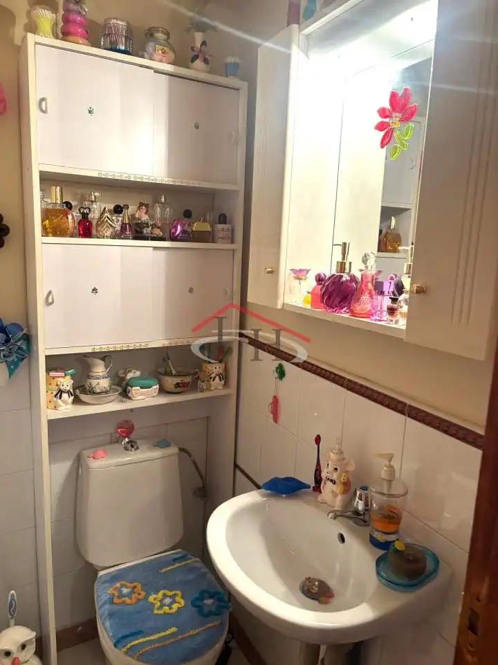 Bany de Casa o xalet en venda en León Capital  amb Jardí privat
