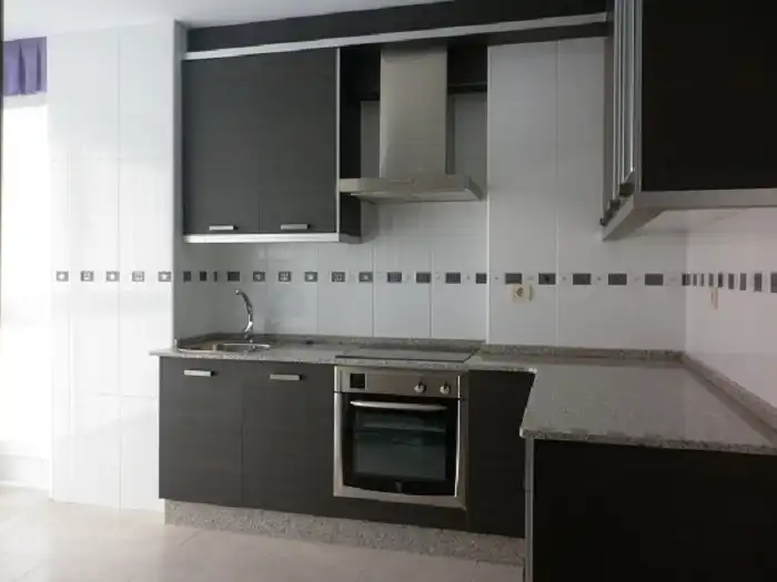 Cuina de Pis de lloguer en Ferrol amb Calefacció, Parquet i Traster