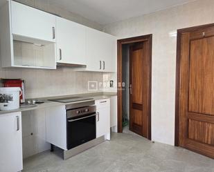 Cuina de Apartament de lloguer en Torres de la Alameda amb Aire condicionat i Terrassa