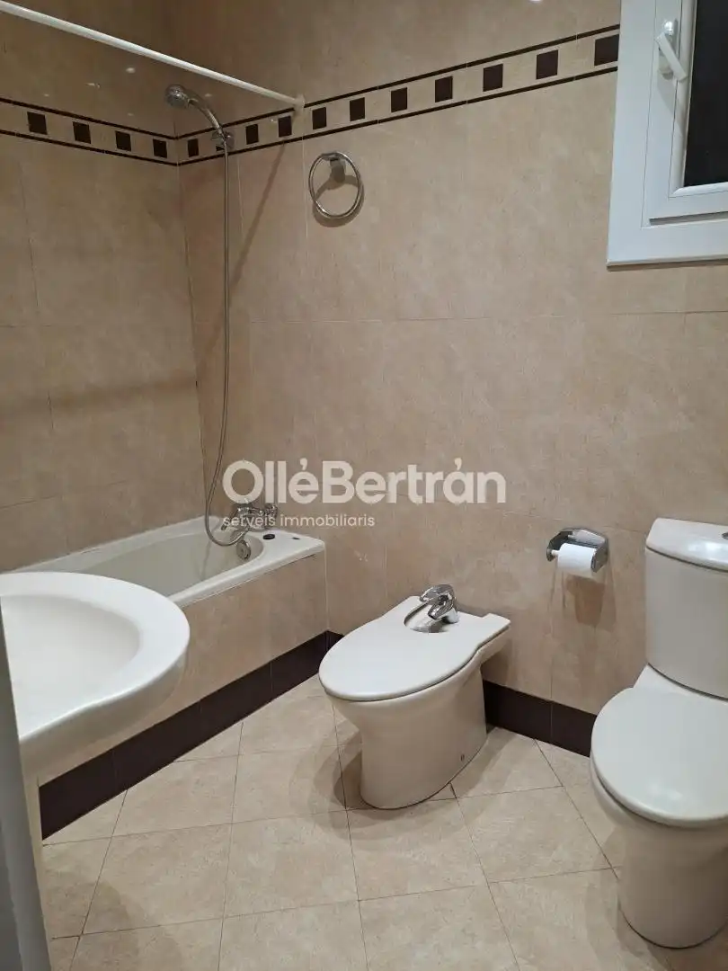 Bathroom of Flat for sale in Barcelona  with Balcony