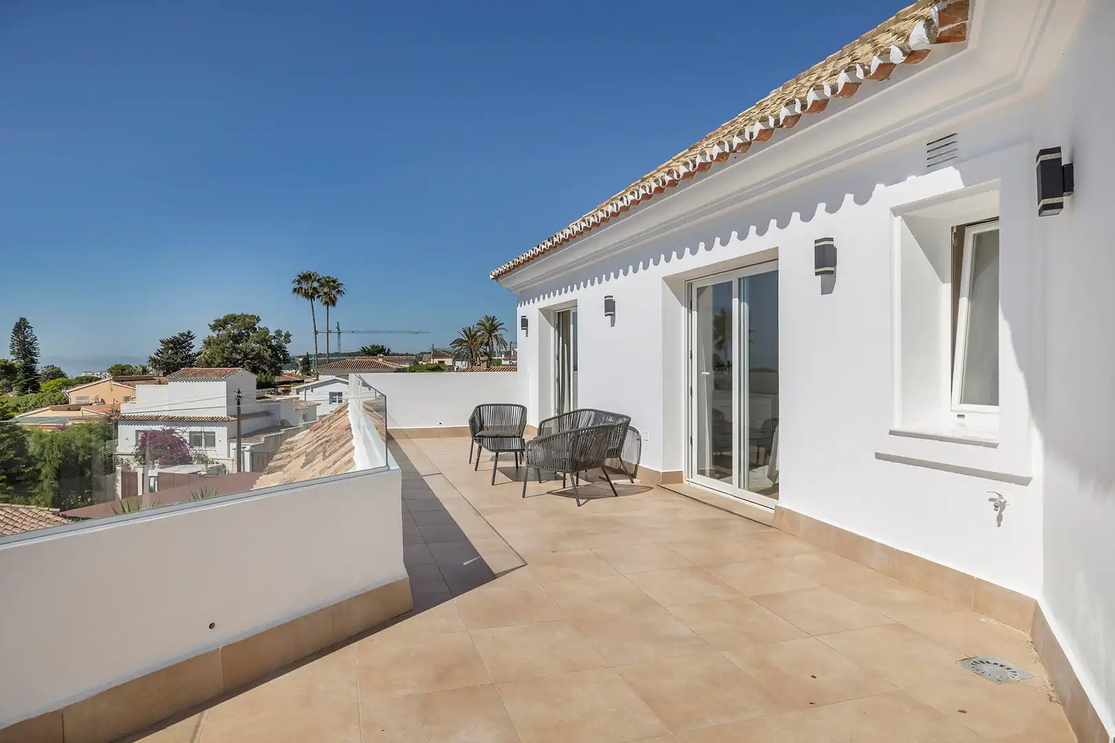 Terrassa de Casa o xalet en venda en Estepona amb Aire condicionat, Calefacció i Jardí privat