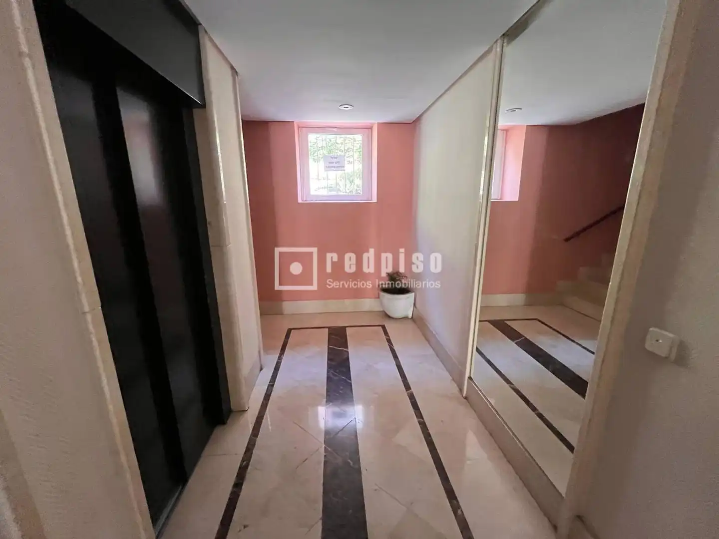 Flat for sale in Madrid  with Air Conditioner, Heating and Private garden