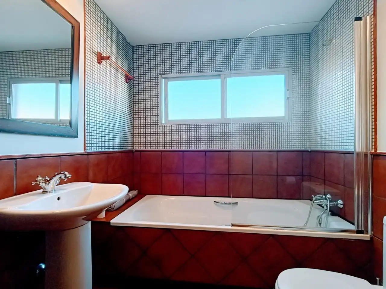 Baño de Piso de alquiler en Madrid con Aire acondicionado, Calefacción y Amueblado