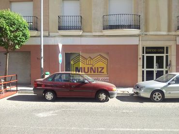 Local comercial en venda a Don Benito