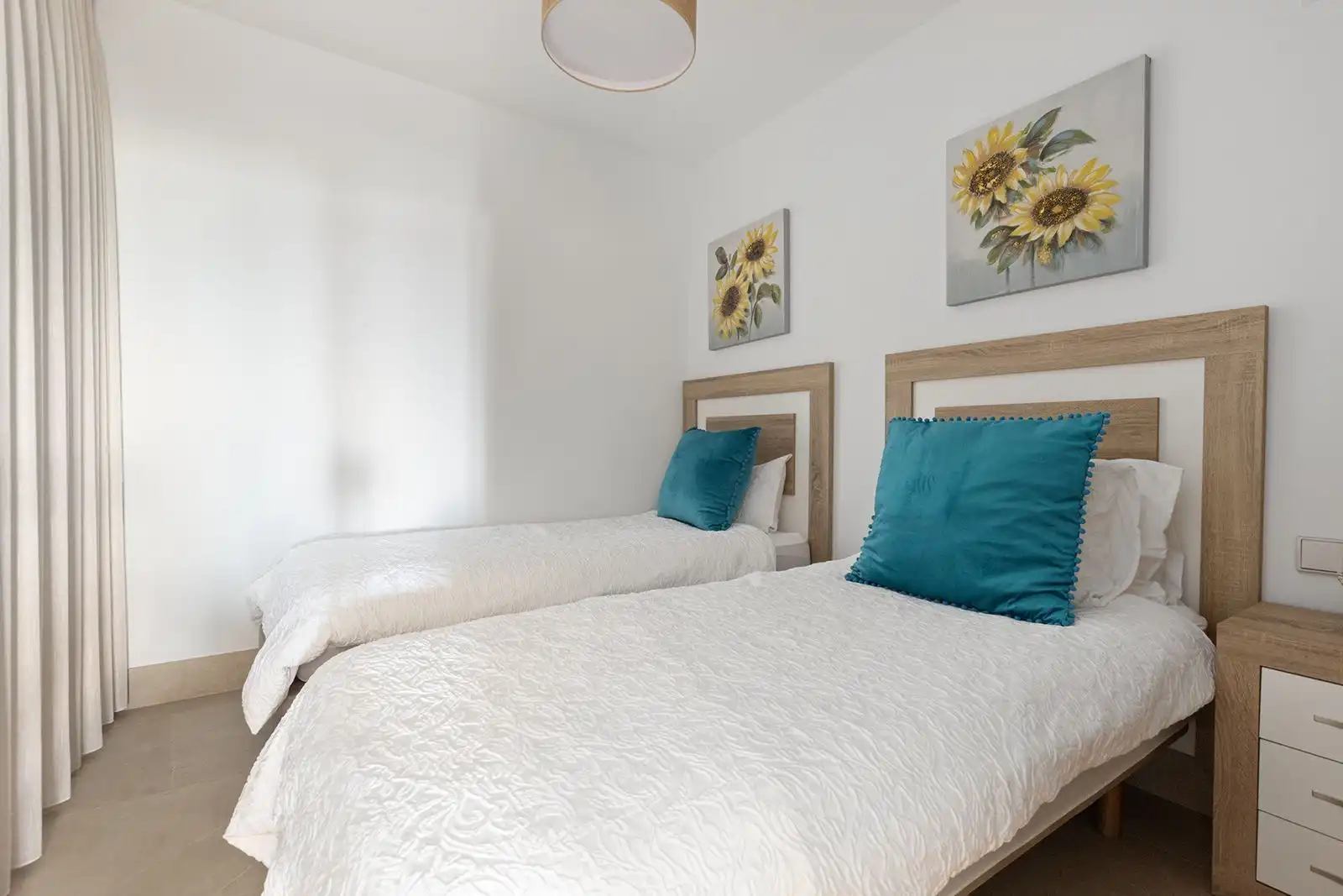 Dormitori de Apartament en venda en Casares amb Aire condicionat, Terrassa i Moblat