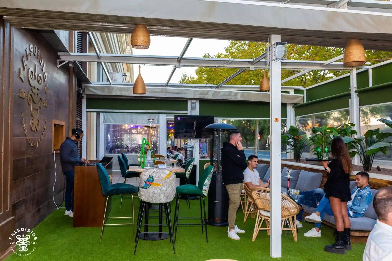 Terrasse von Geschaftsraum zur ubertragung in Sevilla mit Klimaanlage, Heizung und Terrasse