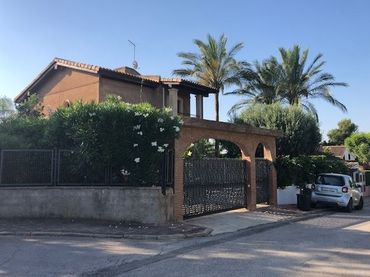 Villa con giardino in vendita a Urbanizacion Sierramar 147