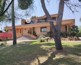 Vista exterior de Casa o xalet de lloguer en La Pobla de Vallbona amb Aire condicionat, Terrassa i Traster