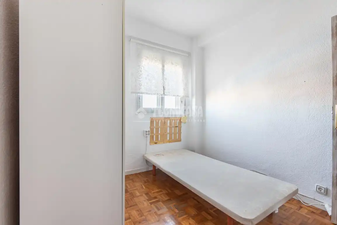 Habitación de Piso en venta en Madrid con Calefacción