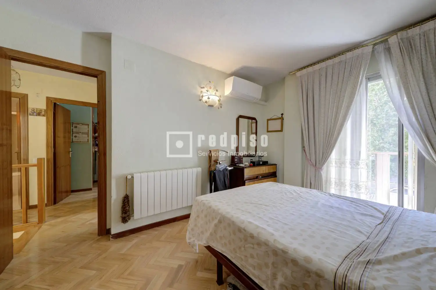 Bedroom of Houses for sale in Pozuelo de Alarcón  with Heating, Private garden and Terrace