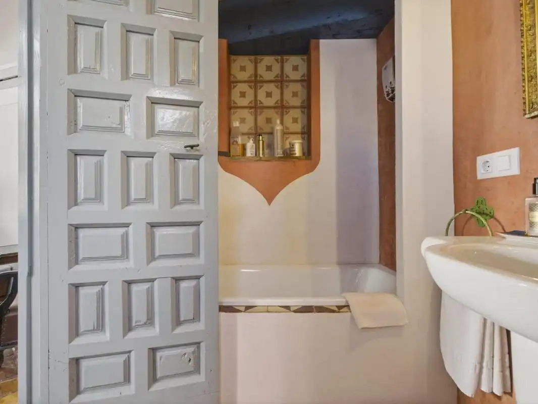 Bathroom of Houses for sale in Carmona  with Heating, Storage room and Swimming Pool