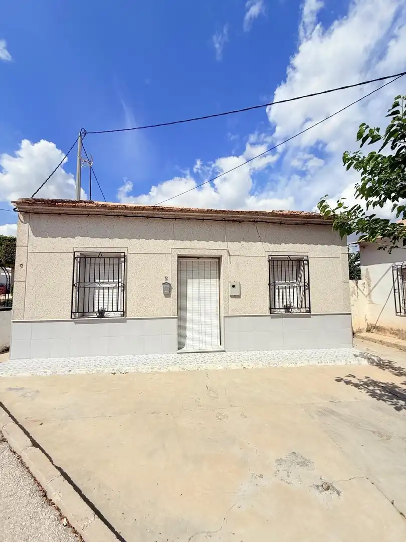 Vista exterior de Casa o chalet en venta en Orihuela