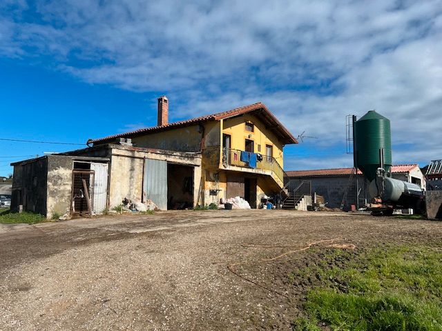 Exterior view of House or chalet for sale in San Vicente de la Barquera