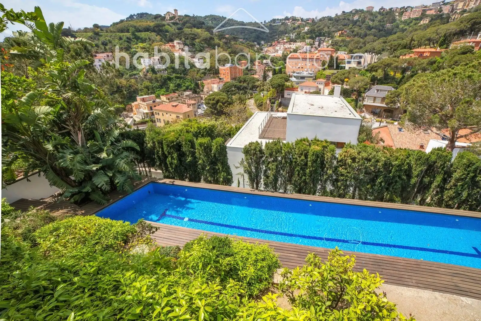 Swimming pool of Houses for rent in Barcelona  with Air Conditioner, Heating and Private garden