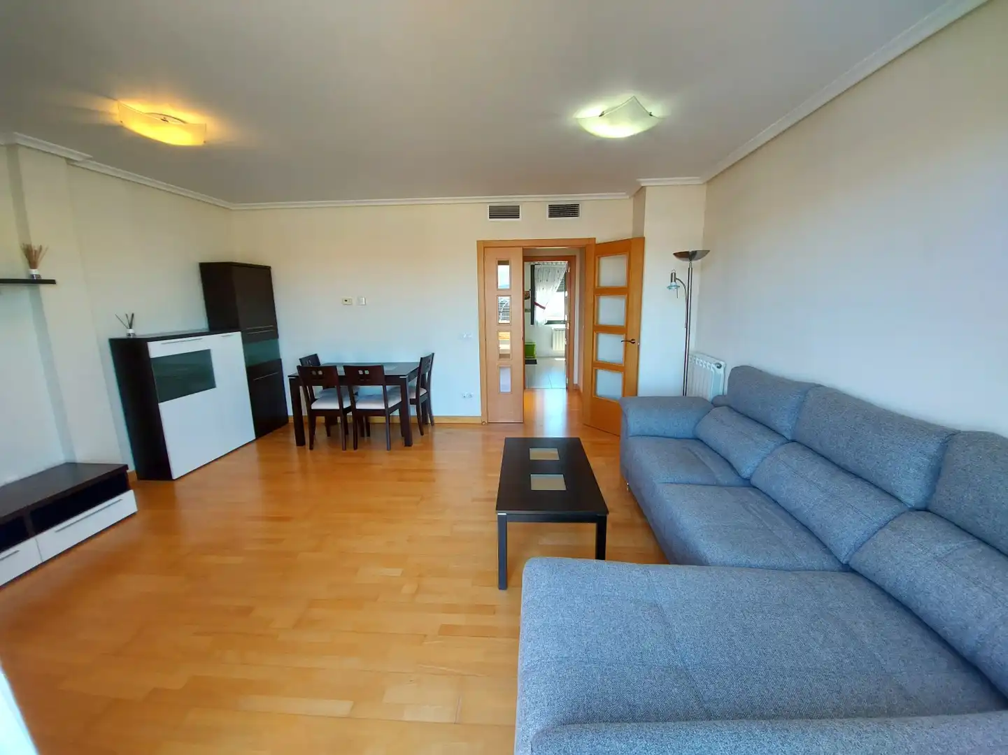 Sala d'estar de Àtic en venda en  Logroño amb Aire condicionat, Calefacció i Parquet