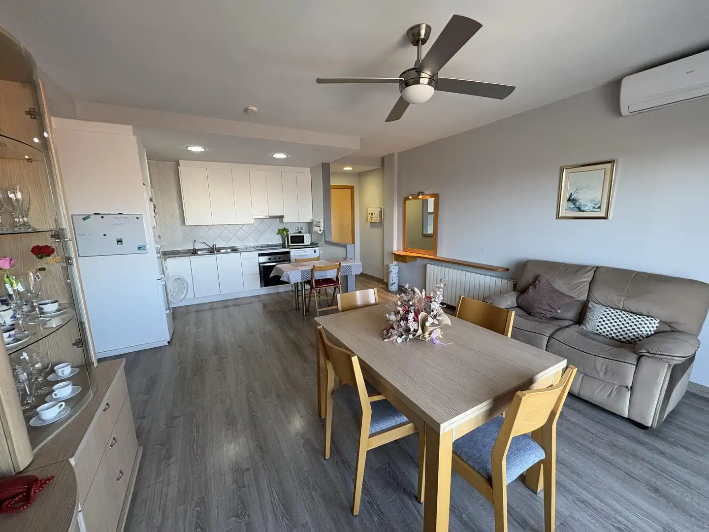 Dining room of Flat for sale in Sabadell  with Air Conditioner, Parquet flooring and Storage room