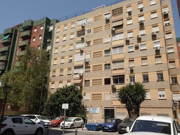Pis amb ascensor en venda a Calle Pérez Hervás 9