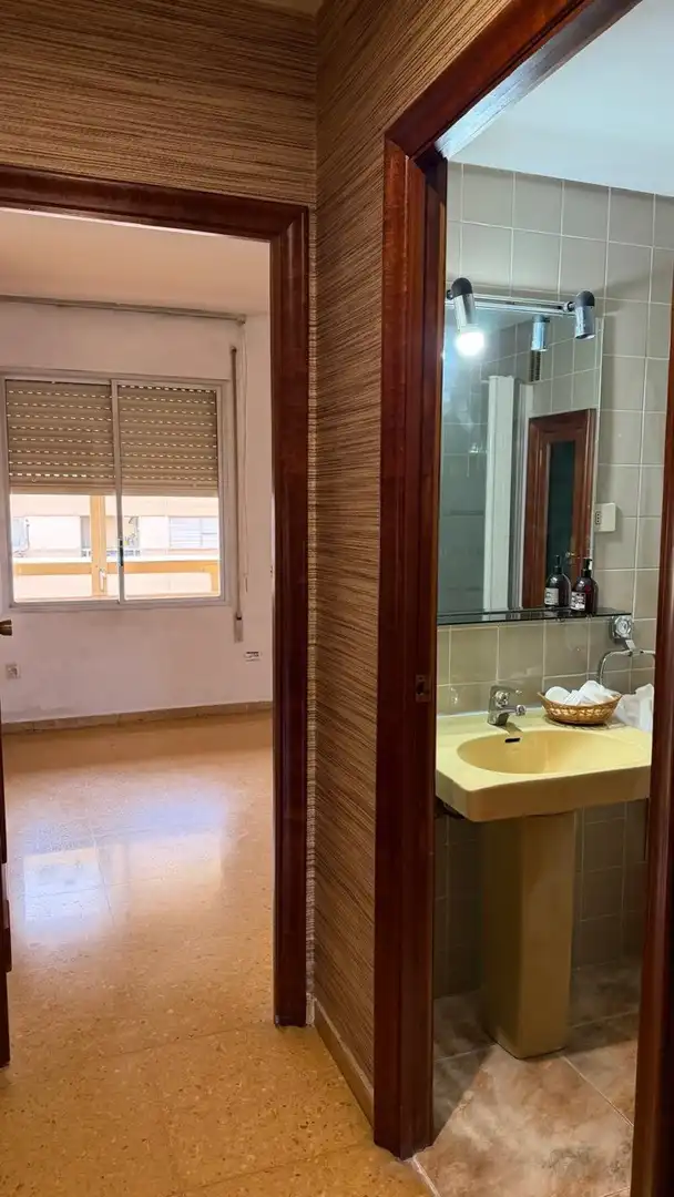 Badezimmer von Wohnung zur Miete in Xàtiva mit Klimaanlage, Terrasse und Ofen