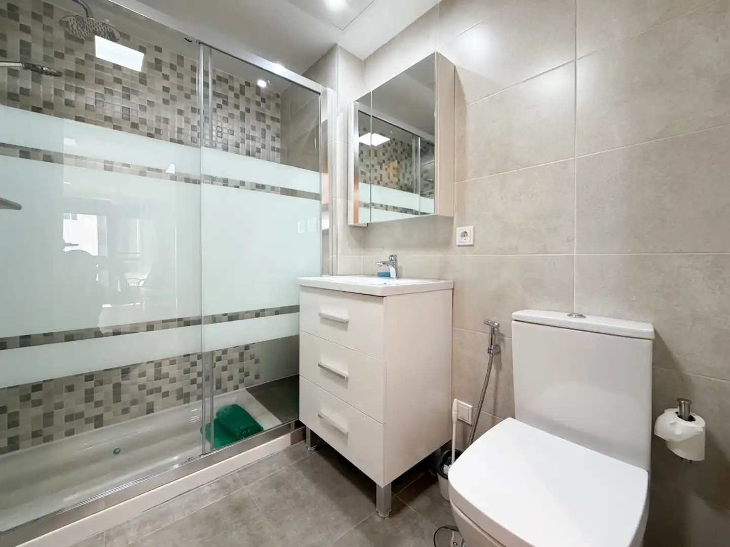 Bathroom of Apartments for sale in El Campello  with Air Conditioner, Storage room and Swimming Pool
