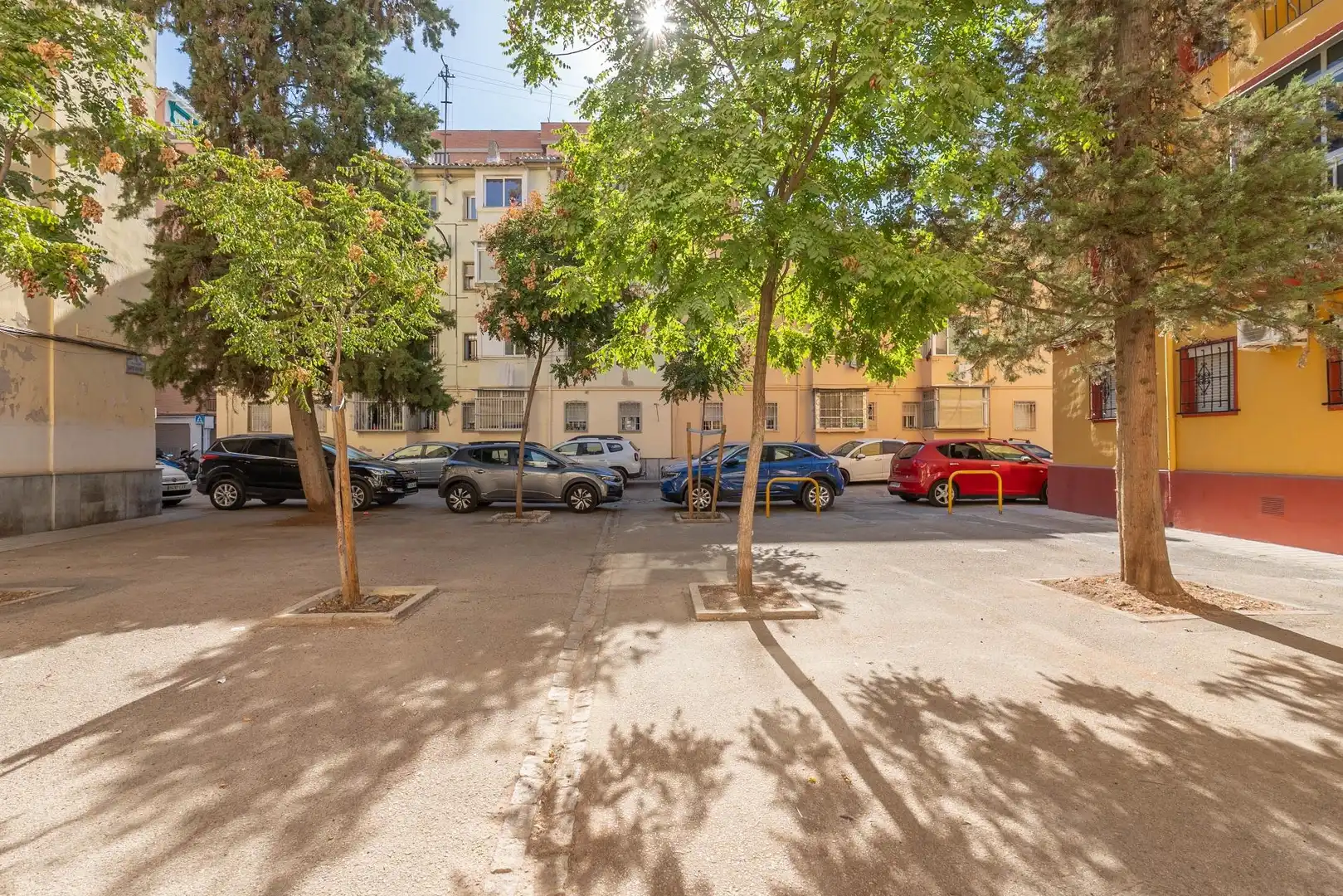 Aparcament de Pis en venda en Granada amb Aire condicionat i Balcó