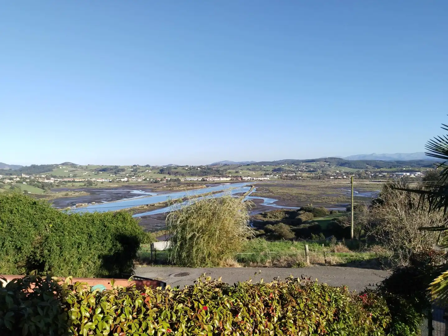 Vista exterior de Casa o chalet de alquiler en Suances con Calefacción, Jardín privado y Amueblado