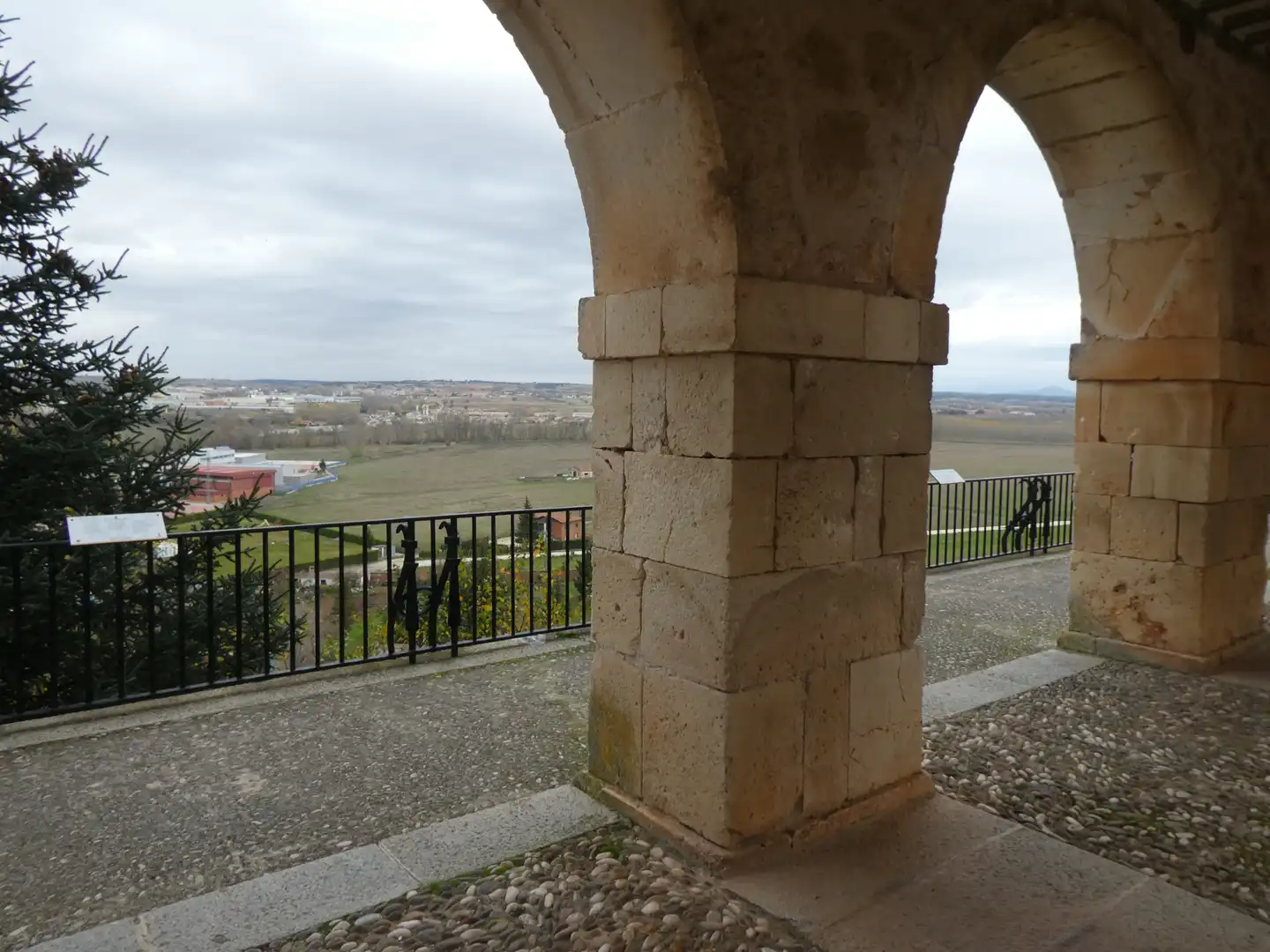 Casa adosada en venda en Zael amb Jardí privat i Moblat