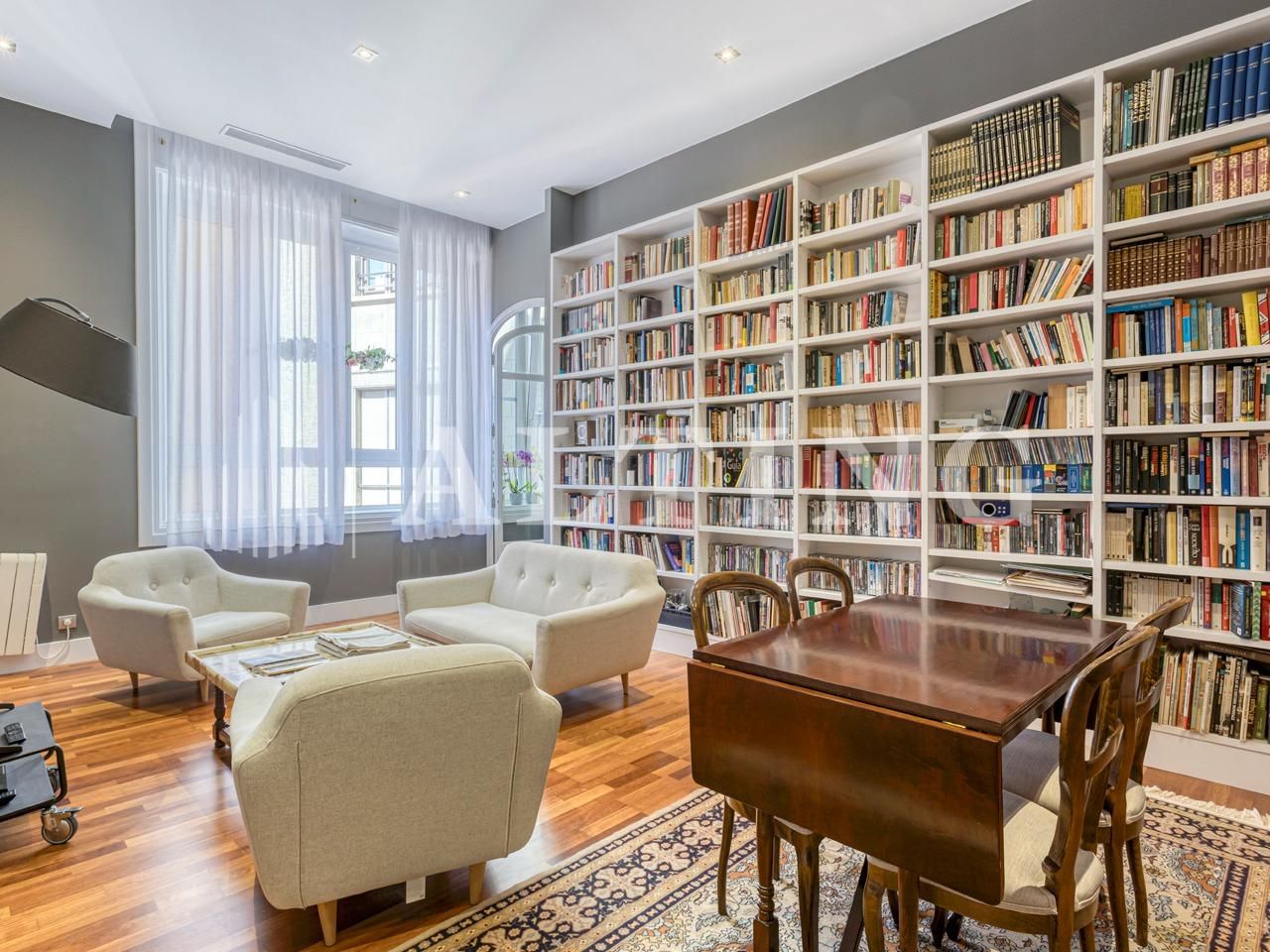 Living room of Flat for sale in  Barcelona Capital  with Air Conditioner, Heating and Parquet flooring