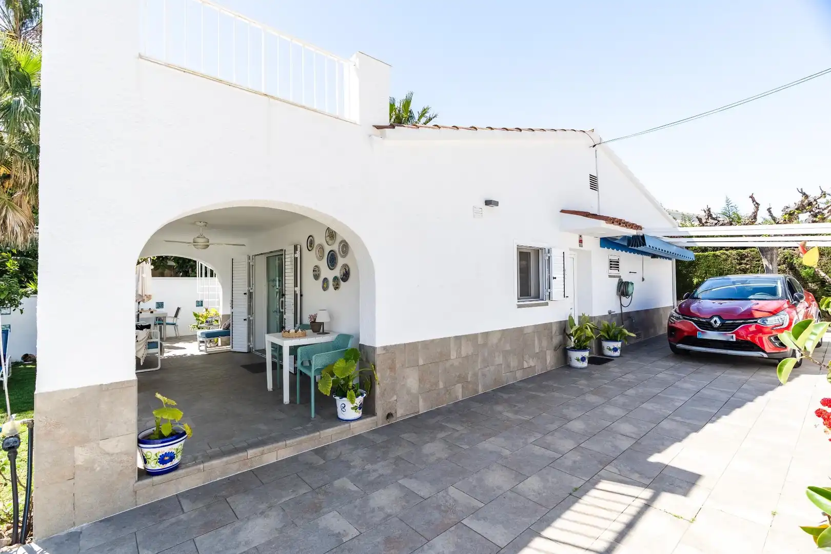 Vista exterior de Casa o xalet en venda en Cambrils amb Aire condicionat, Calefacció i Jardí privat