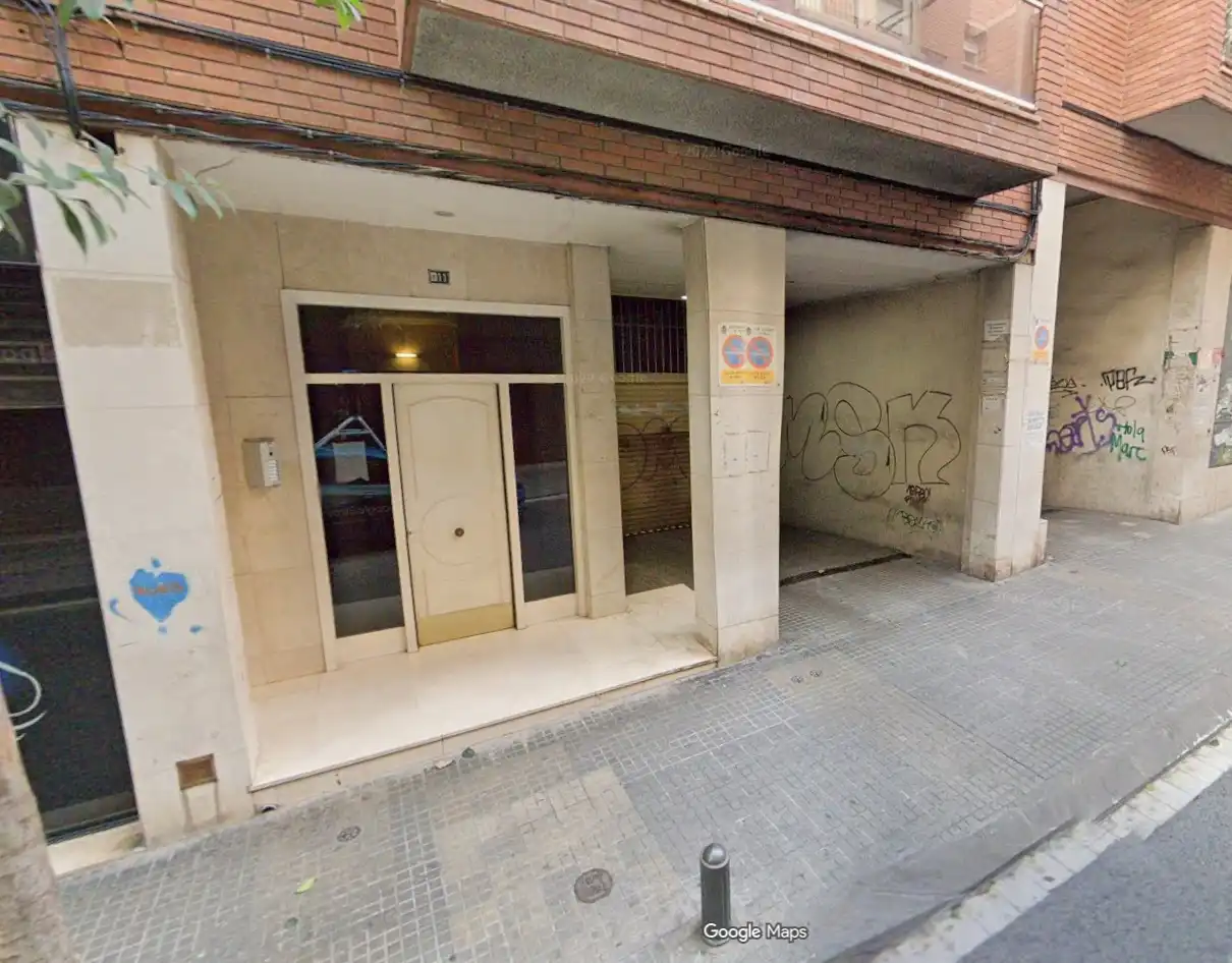 Individuel avec ascenseur à vendre à Carrer de l'Escultor Modest Gené