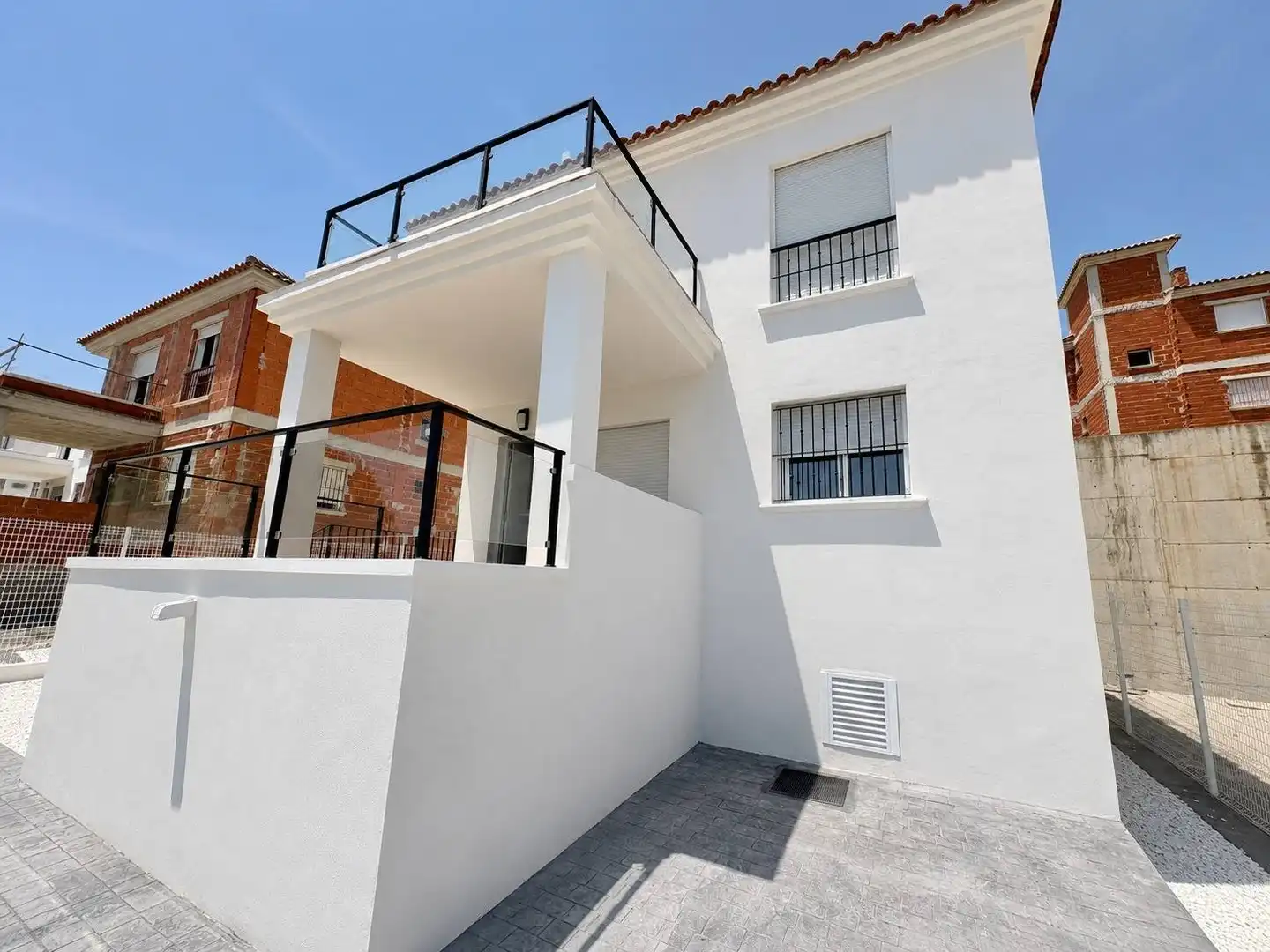 Vista exterior de Casa o xalet en venda en Castalla amb Jardí privat, Terrassa i Piscina comunitària