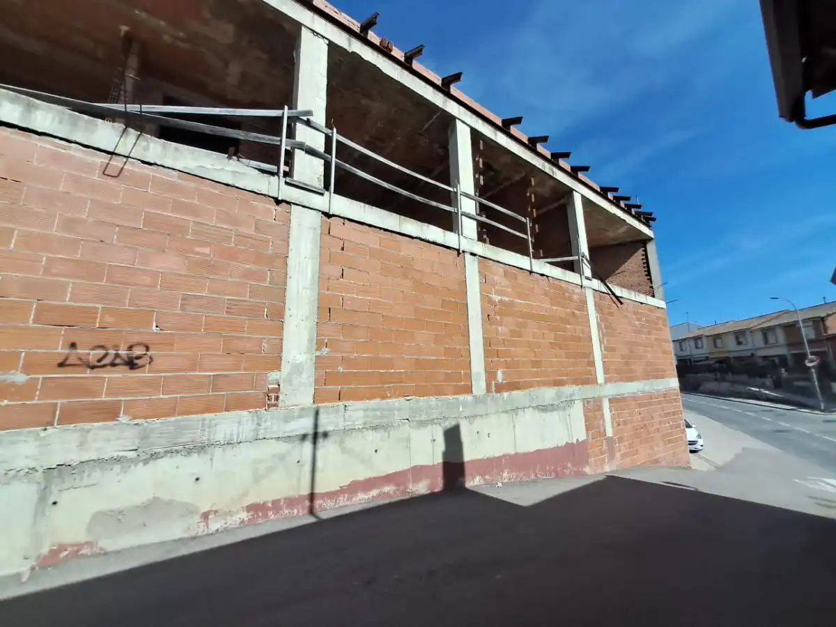 Vista exterior de Edificio en venta en Los Santos de la Humosa