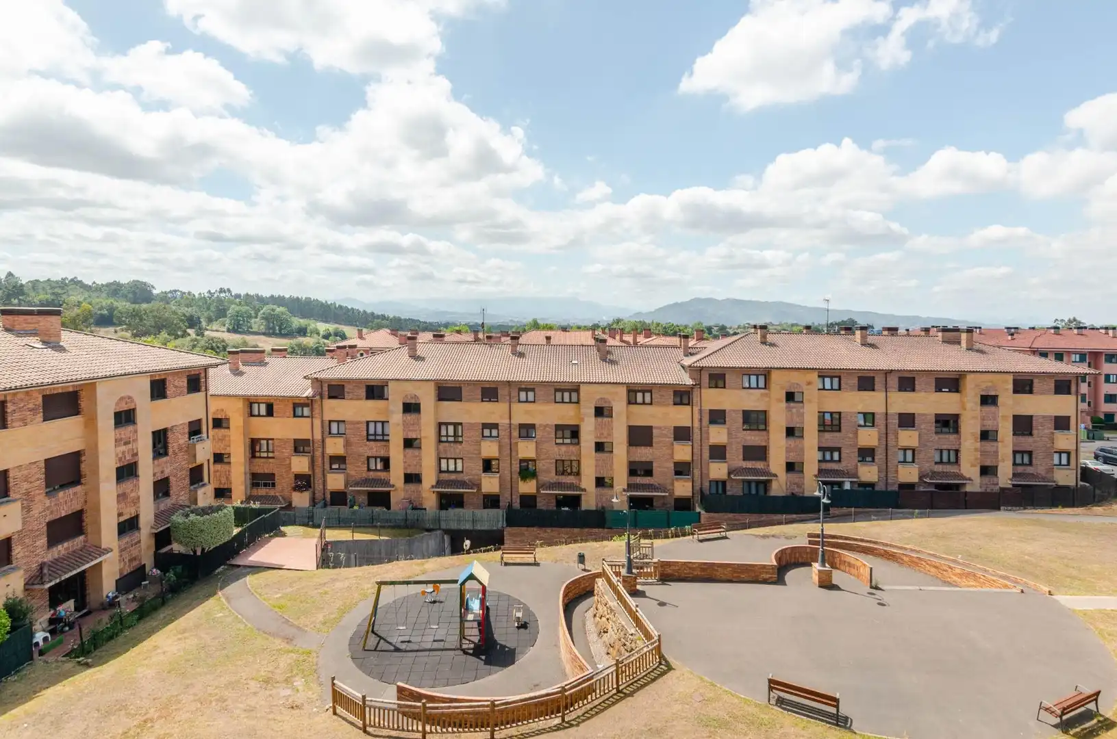 Vista exterior de Piso en venta en Llanera con Calefacción, Trastero y Amueblado
