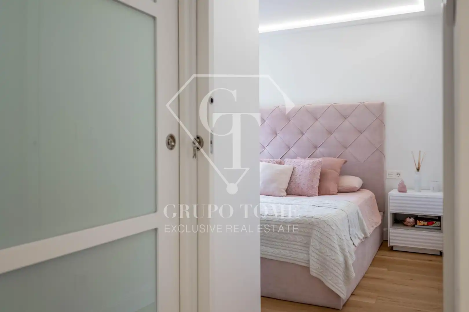 Habitación de Piso en venta en Donostia - San Sebastián  con Calefacción y Balcón