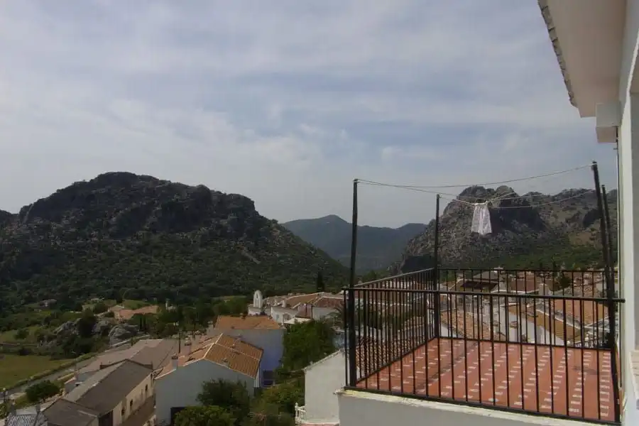 Vista exterior de Ático en venta en Benaocaz con Terraza, Amueblado y Balcón