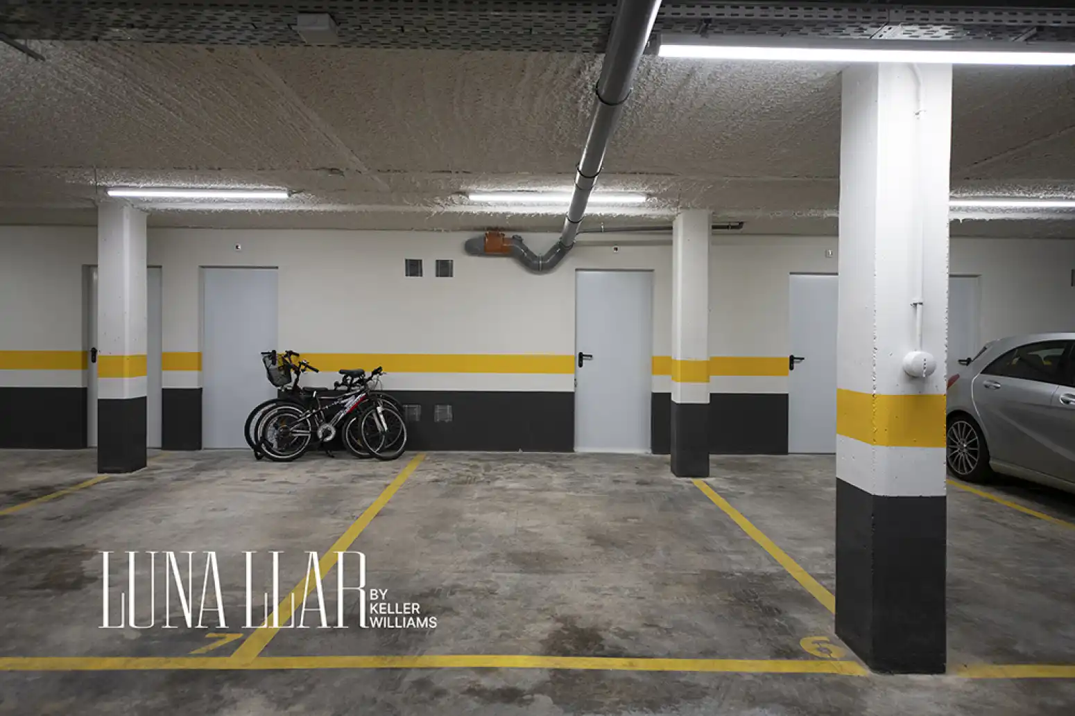 Parkplatz von Wohnung zum Verkauf in Gavà mit Klimaanlage, Privatgarten und Parkett