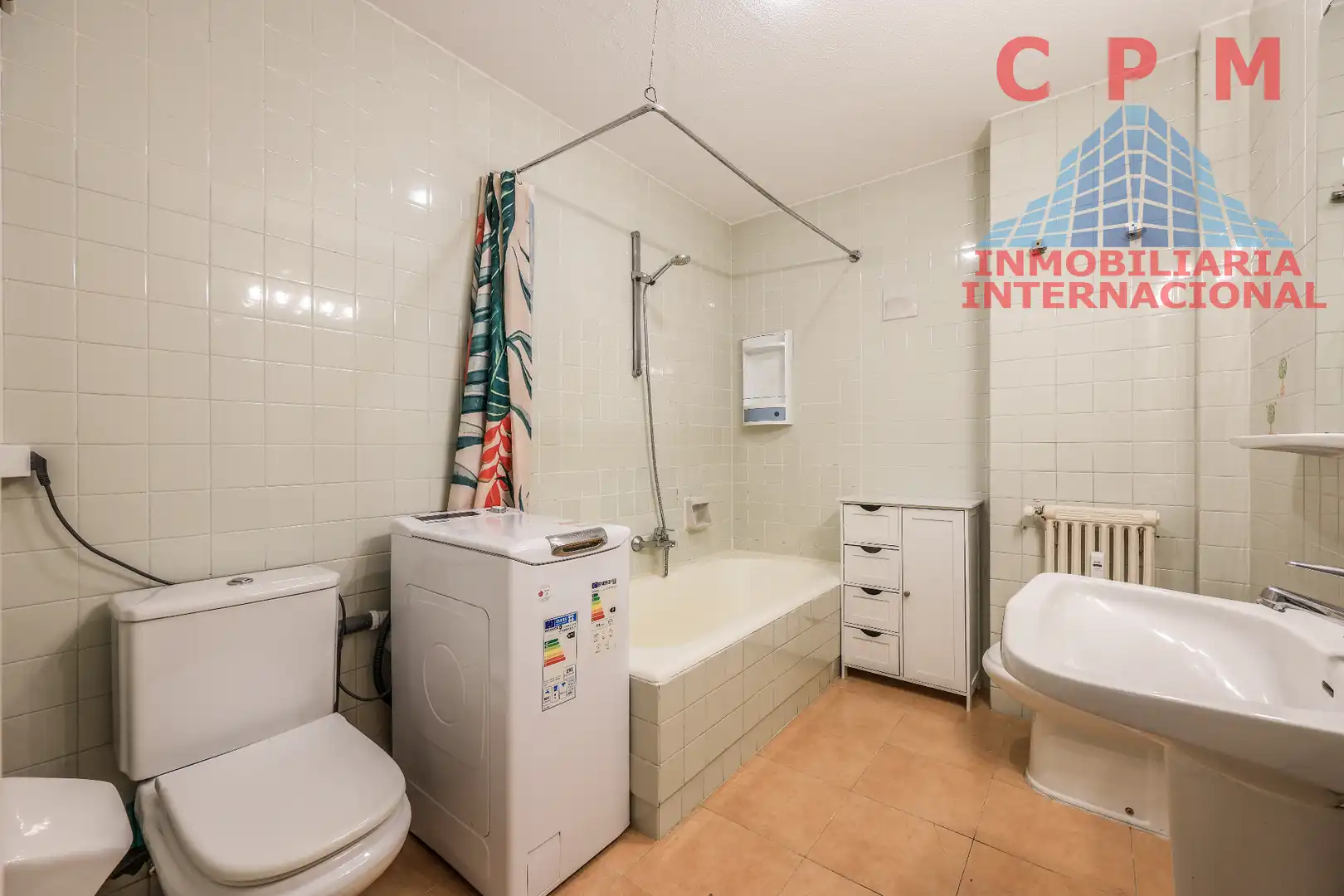 Baño de Piso de alquiler en Madrid con Aire acondicionado, Calefacción y Parquet