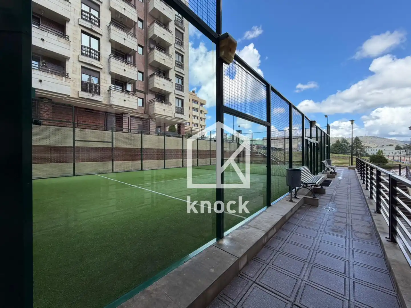 Terraza de Piso en venta en Oviedo  con Calefacción, Jardín privado y Trastero