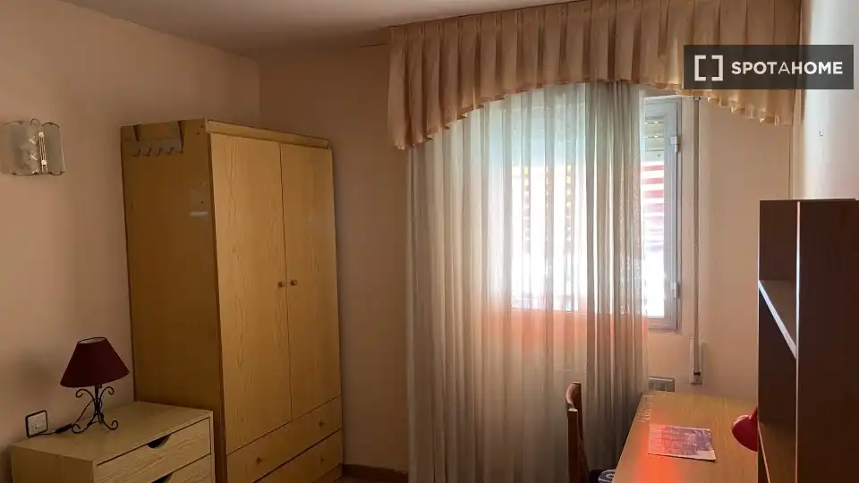 Habitación de Piso para compartir en Leganés con Aire acondicionado, Calefacción y Amueblado