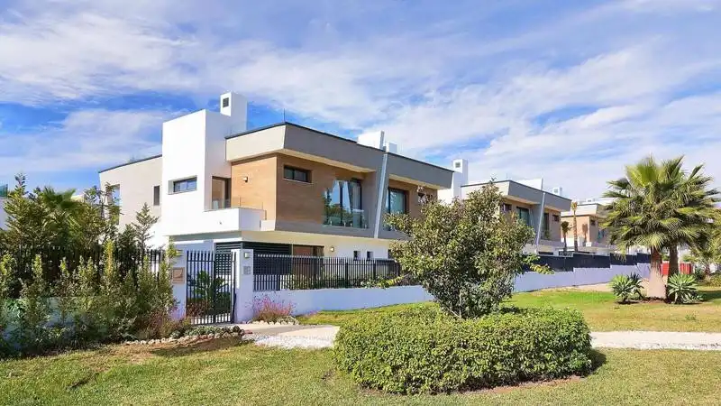 Exterior view of Single-family semi-detached for rent in Marbella  with Air Conditioner, Heating and Private garden