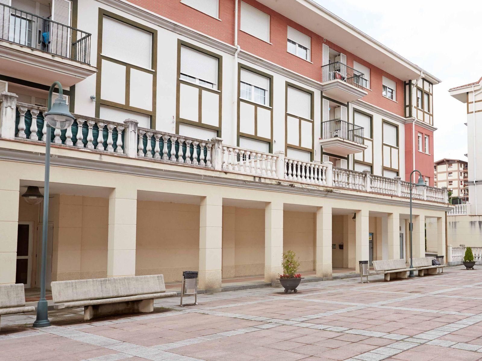 Vista exterior de Local en venta en Berriz