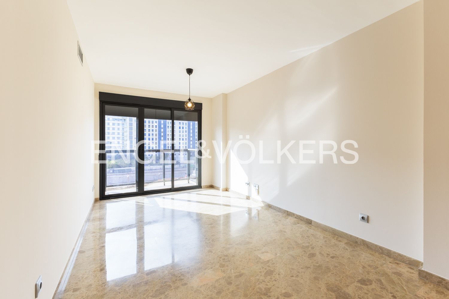 Duplex to rent in  Valencia Capital  with Air Conditioner, Heating and Swimming Pool