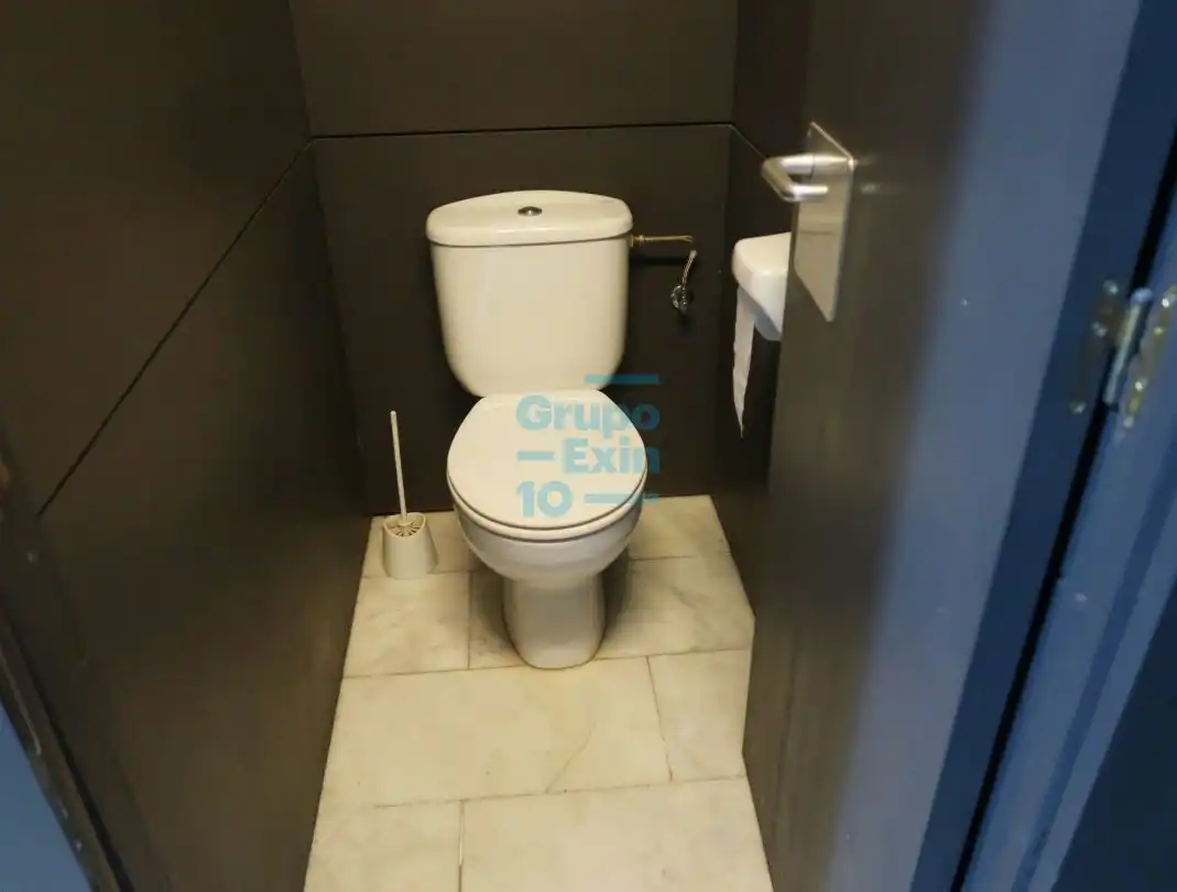 Baño de Local en venta en Donostia - San Sebastián 