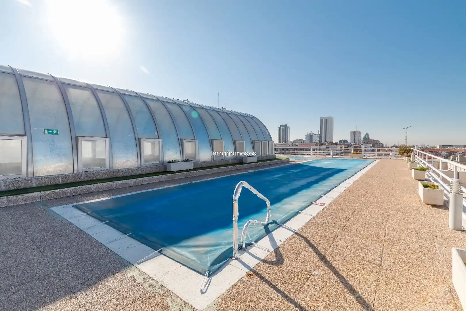 Piscina de Dúplex de lloguer en Madrid amb Aire condicionat, Calefacció i Moblat